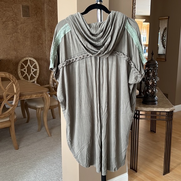 POL Poncho - Picture 6 of 9